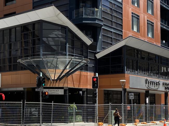 Peppers Hotel , Waymouth Street , Adelaide . 3 Workers from this Medi-hotel have tested positive to COVID-19  . A transport bus was seen at the location today 16th November 2020 . .  Picture: Simon Cross