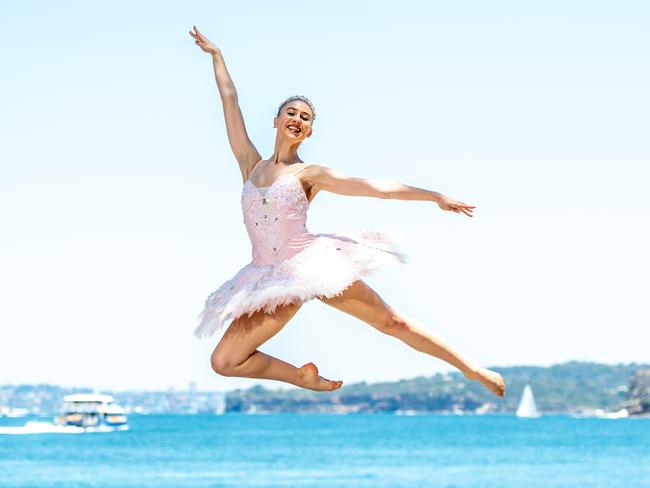 Manly Daily AAPPearl Arrowsmith (18) Sugar Plum Fairy - Forestville poses for a photo at Manly Wharf, on Wednesday, 27 November 2019. Lucinda Dunn, former principal ballerina, is artistic director of The Nutcracker at Chatswood. ( AAP IMAGE / MONIQUE HARMER)