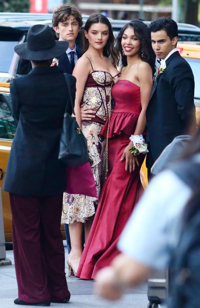 Posing with her fellow classmates in Manhattan. Picture: BrosNYC / BACKGRID