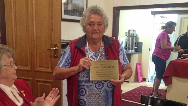 LEADING LADY: Tara Hospital Auxiliary president of 23 years Beryl Bougoure has been honoured with a commemorative plaque to mark her lengthy  service. Photo: Contributed. Picture: Contributed