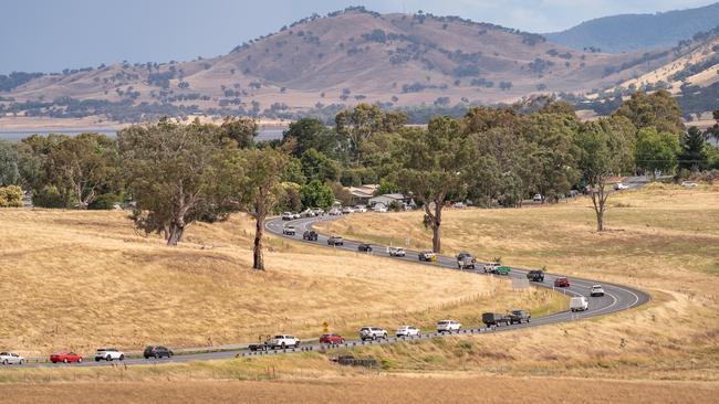 NSW’s Riverina Highway checkpoint was crowded. Picture: Simon Dallinger