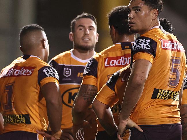 SYDNEY, AUSTRALIA - JULY 17: The Broncos look dejected during the round 10 NRL match between the Wests Tigers and the Brisbane Broncos at Leichhardt Oval on July 17, 2020 in Sydney, Australia. (Photo by Cameron Spencer/Getty Images)