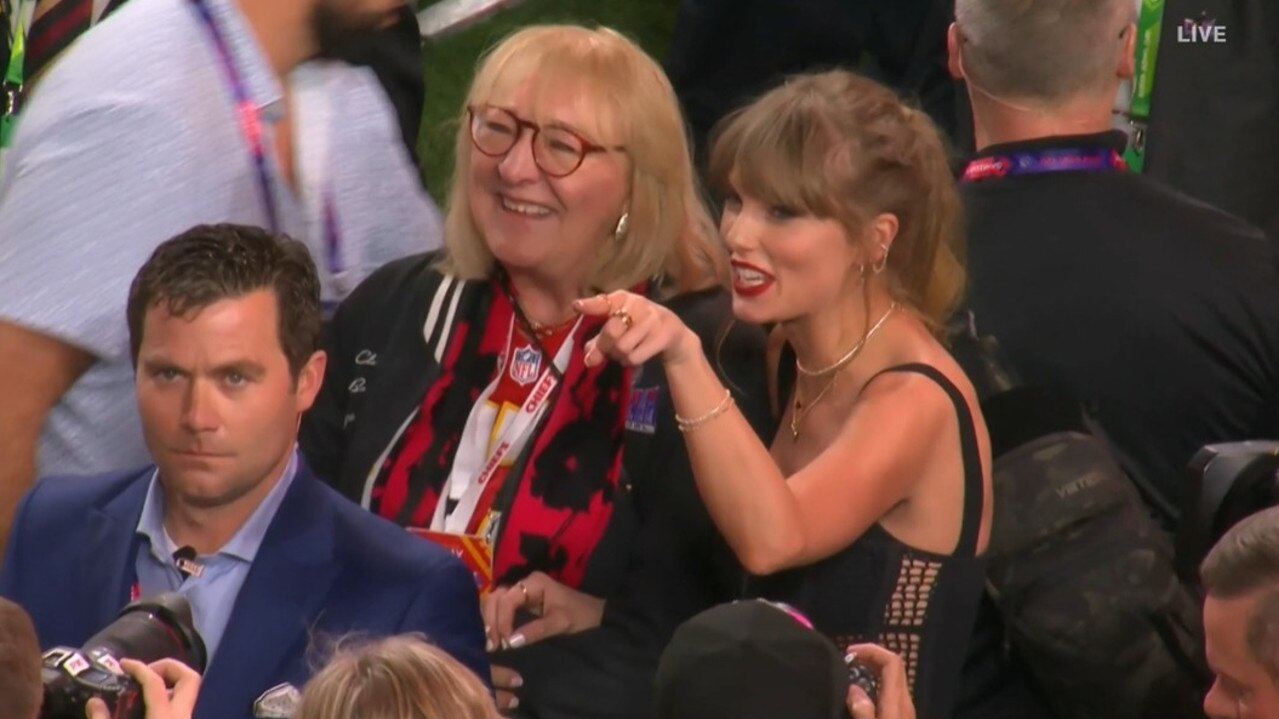 Taylor Swift and Mama Kelce. Picture: ESPN/Kayo