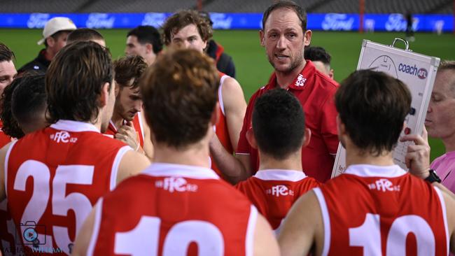 Josh Fraser talks to his Northern Bullants players. Picture: Nathan McNeill