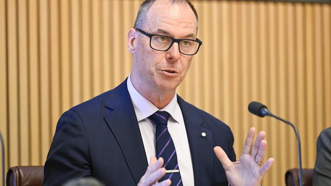 CANBERRA, AUSTRALIA  - NewsWire Photos - January 31, 2025: Acting Electoral Commissioner, Jeff Pope and Acting Deputy Electoral Commissioner (National Election Manager) Kath Gleeson hold a media briefing at Parliament House in Canberra. Picture: NewsWire / Martin Ollman