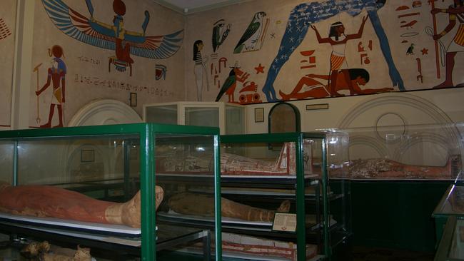 SA Museum’s Ancient Egypt gallery – little changed since it was established in 1939.