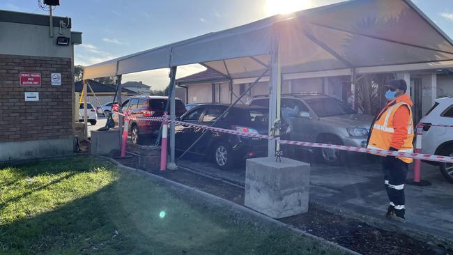 Cars line up in Epping for COVID testing on Wednesday morning following the case in Wollert.