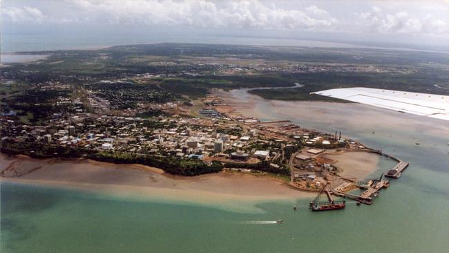 Cabinet papers 1992 – Aerial view of Darwin Wharf on the right of image