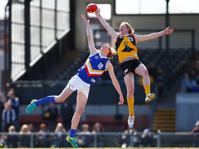 Eastern Ranges ruckman Sam Hayes (left) takes on Dandenong Stingrays’ Joel Amartey during a TAC Cup final in September. Picture: Daniel Pockett (Getty Images)