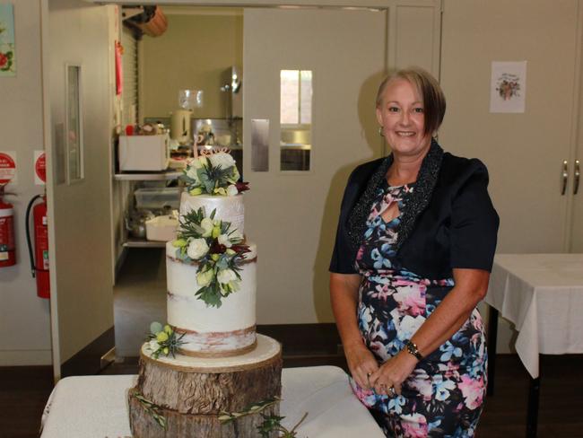 Mother-daughter duo stand out with new cake decorating business