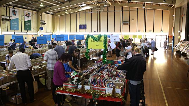 A Lifeline book fair on the northern beaches last year. Picture: Adam Yip / Manly Daily