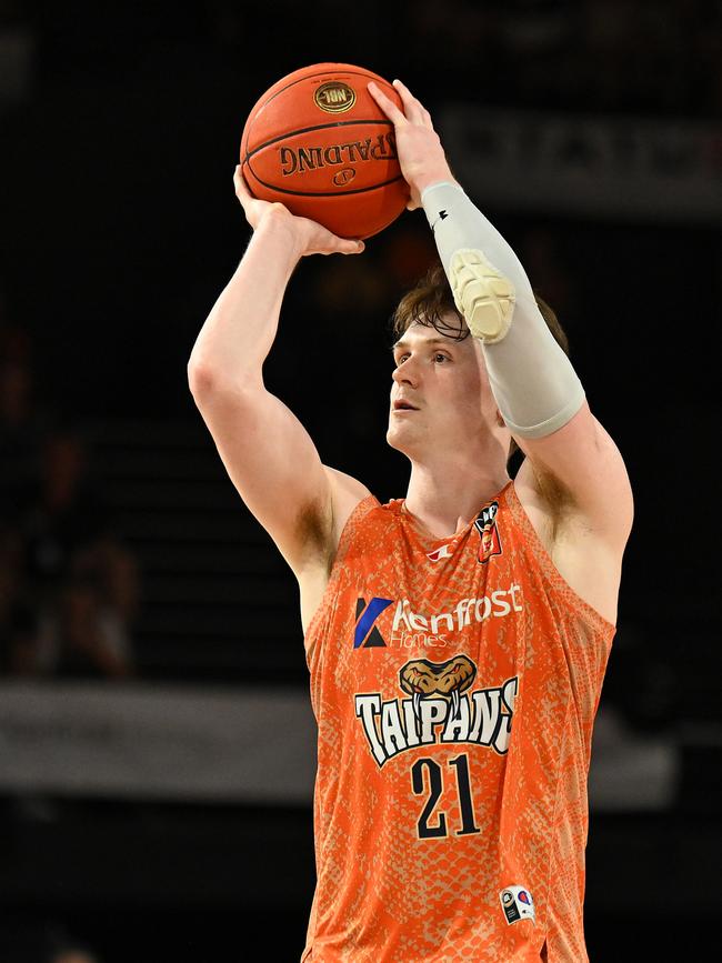 CAIRNS, AUSTRALIA - SEPTEMBER 28: Sam Waardenburg of the Taipans shoots a three during the round two NBL match between Cairns Taipans and Adelaide 36ers at Cairns Convention Centre, on September 28, 2024, in Cairns, Australia. (Photo by Emily Barker/Getty Images)