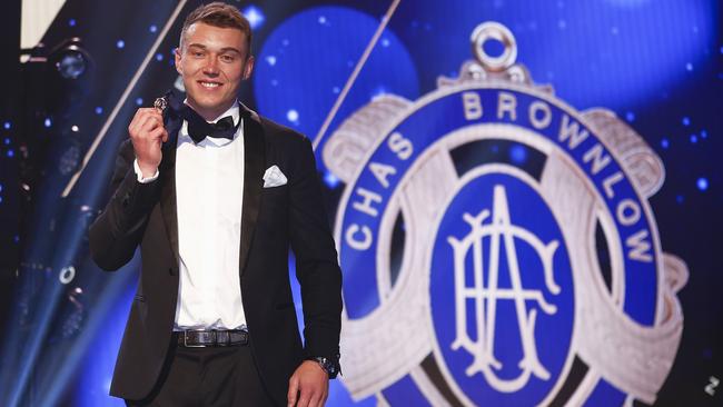 MELBOURNE, AUSTRALIA - SEPTEMBER 18: Patrick Cripps of the Blues poses for a photograph after winning the Brownlow Medal during the 2022 Brownlow Medal at Crown Entertainment Complex on September 18, 2022 in Melbourne, Australia. (Photo by Daniel Pockett/AFL Photos/via Getty Images)