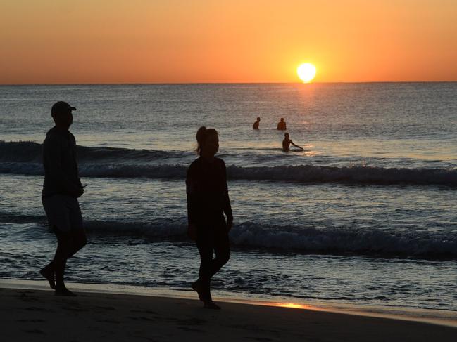 Early morning beachgoers enjoy the sunrise at Maroubra Beach. Photo: Jeremy Piper