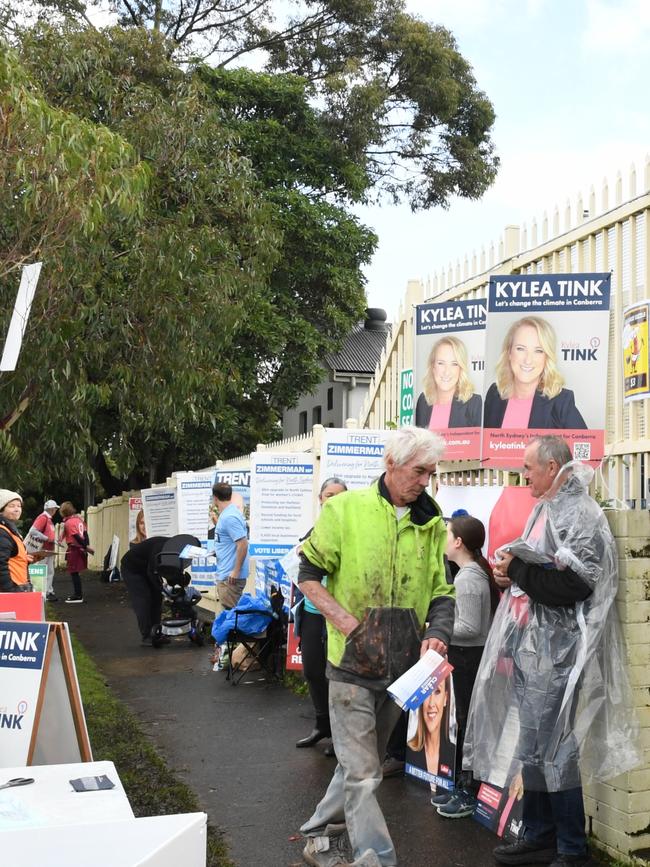 Voters pictured at Naremburn Public School.