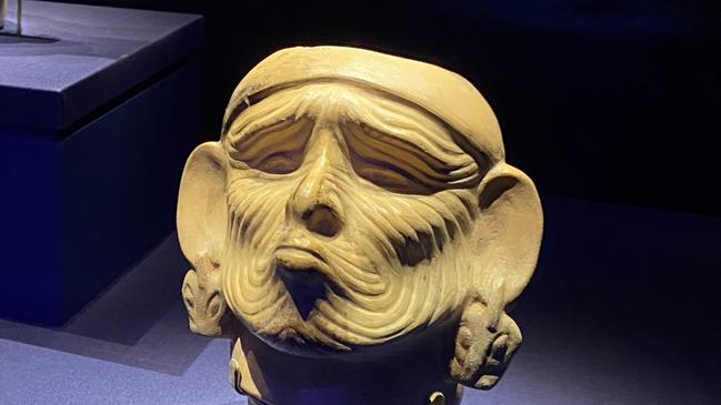 Head of Ai Apaec in the world of the ancestors.