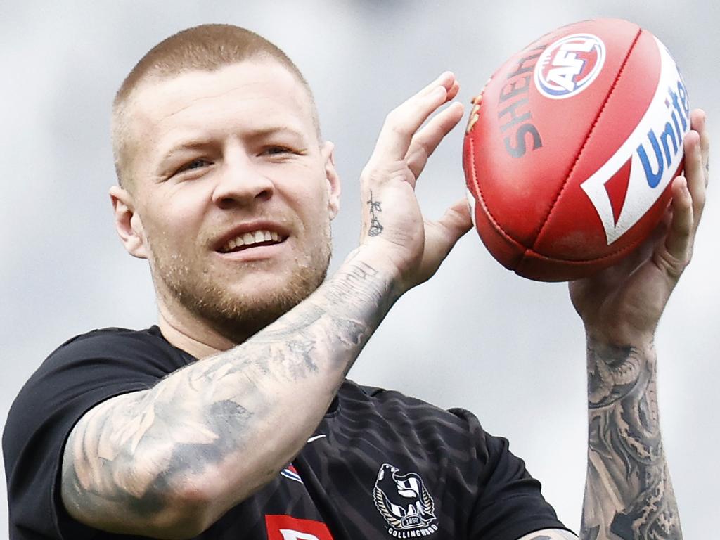 MELBOURNE, AUSTRALIA - AUGUST 08: Jordan De Goey of the Magpies warms up before the round 21 AFL match between Hawthorn Hawks and Collingwood Magpies at University of Tasmania Stadium on August 08, 2021 in Launceston, Australia. (Photo by Daniel Pockett/Getty Images)