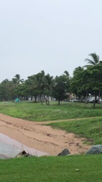 Townsville residents out in the wet weather ahead of Cyclone Kirrily