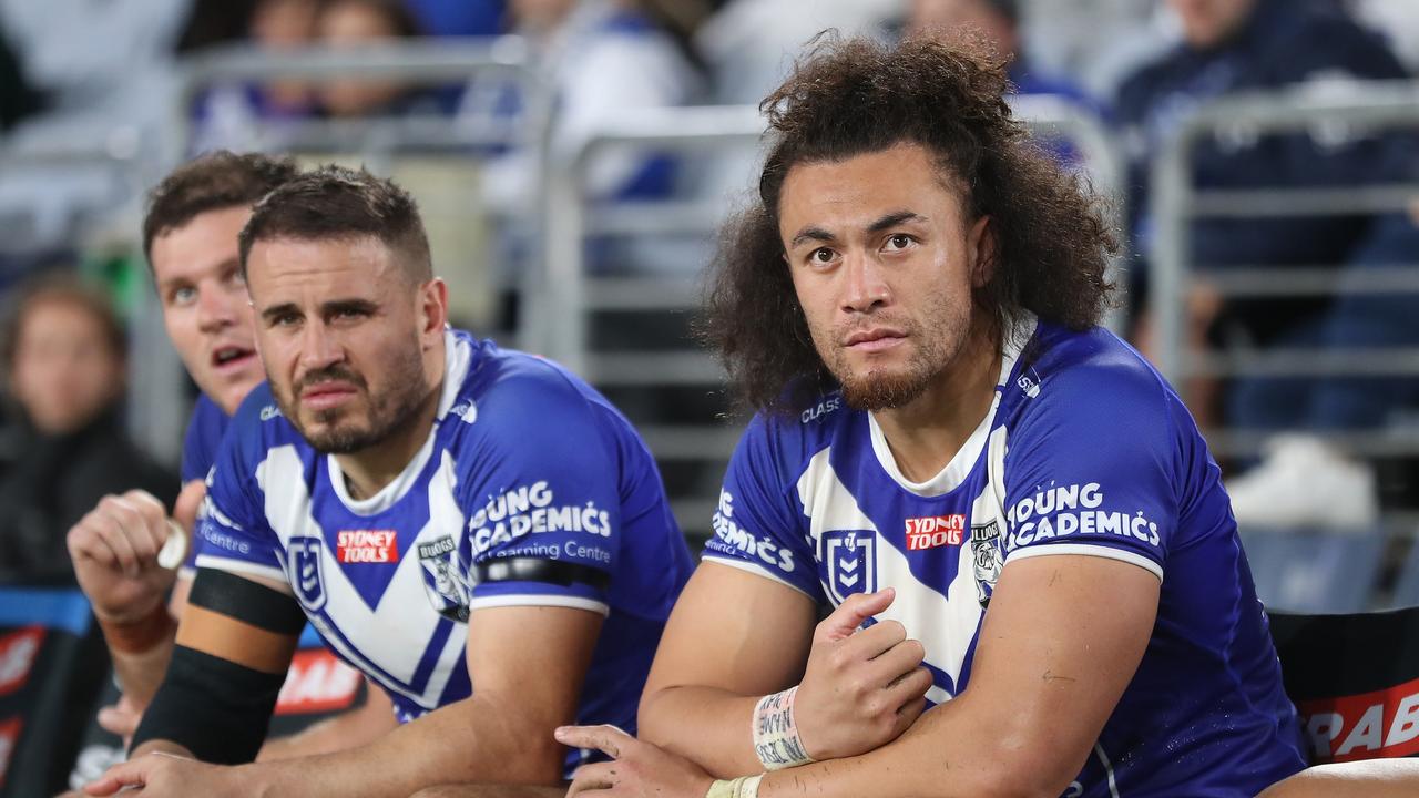 Josh Reynolds and Raymond Faitala-Mariner of the Bulldogs on the bench. Photo by Brendon Thorne/Getty Images.