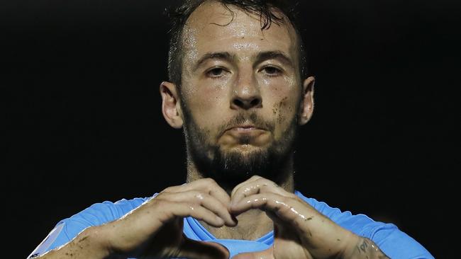 HO CHI MINH CITY, VIETNAM - APRIL 28: Adam le Fondre #14 of Sydney FC celebrates after scoring his team's first goal against Jeonbuk Hyundai Motors during the first half of the AFC Champions League Group H match at Thong Nhat Stadium on April 28, 2022 in Ho Chi Minh City, Vietnam. (Photo by Minh Hoang/Getty Images)