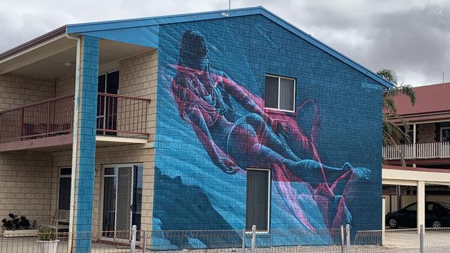 Tumby Bay Seafront Apartments sports an interesting mural you need to don 3D goggles to appreciate. Picture: Paula Thompson