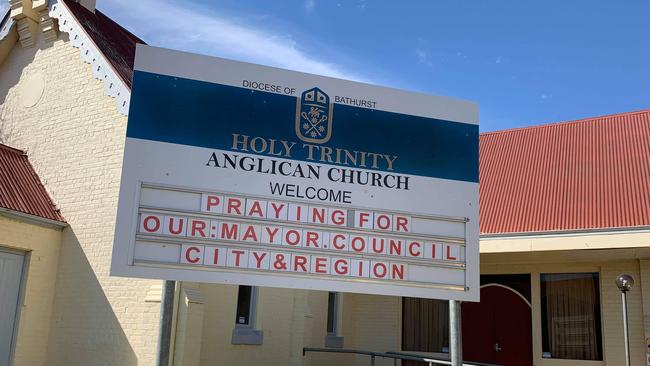 The Dubbo council controversy has shocked and saddened many community members. The local Anglican Church community is displaying this message of hope.