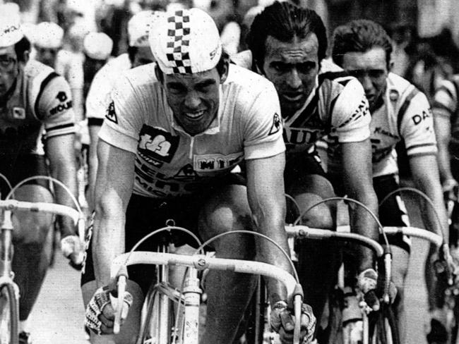 Phil Anderson, centre, during the 1982 Tour de France.