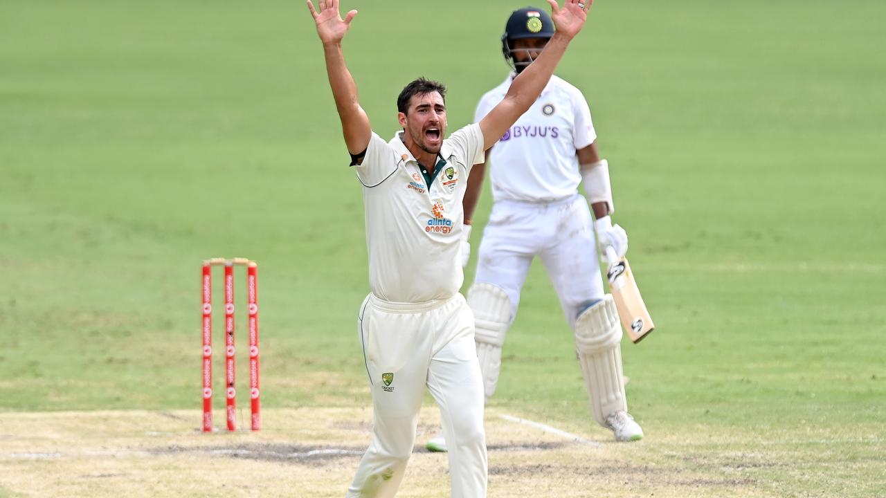 Mitchell Starc won’t play in the Big Bash final. Picture: Bradley Kanaris/Getty Images