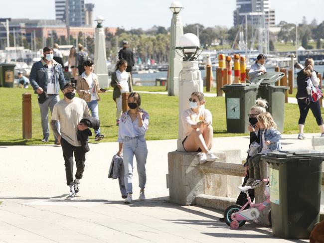 Crowds enjoying the Sunday sunshine on Geelong waterfront. Picture: Alan Barber