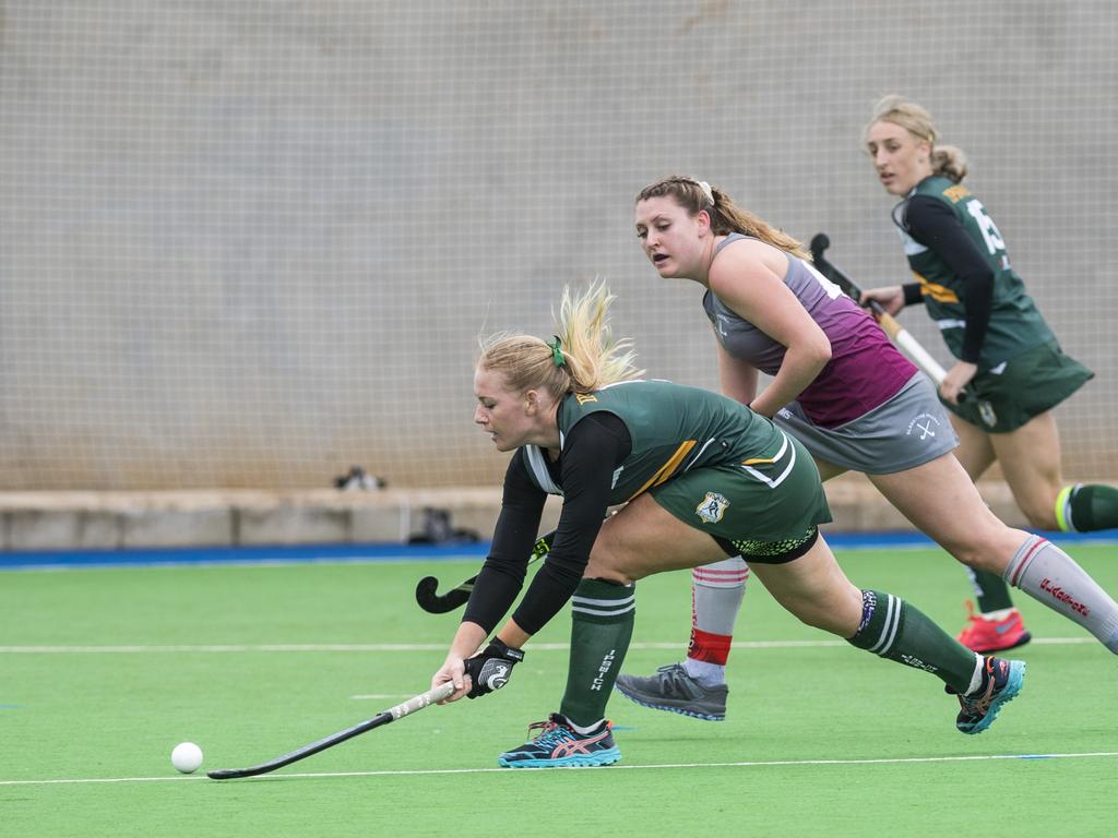 Eden Jackat (left) of Ipswich against Gladstone in Hockey Queensland Championships at Clyde Park, Sunday, May 2, 2021. Picture: Kevin Farmer