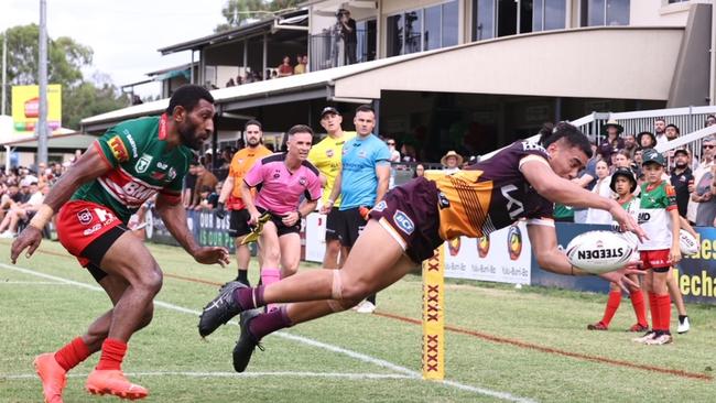 Brisbane Broncos Vs Wynnum Manly pre season match at Wynnum - Bronco Israel Leota Picture Jim O'Reilly