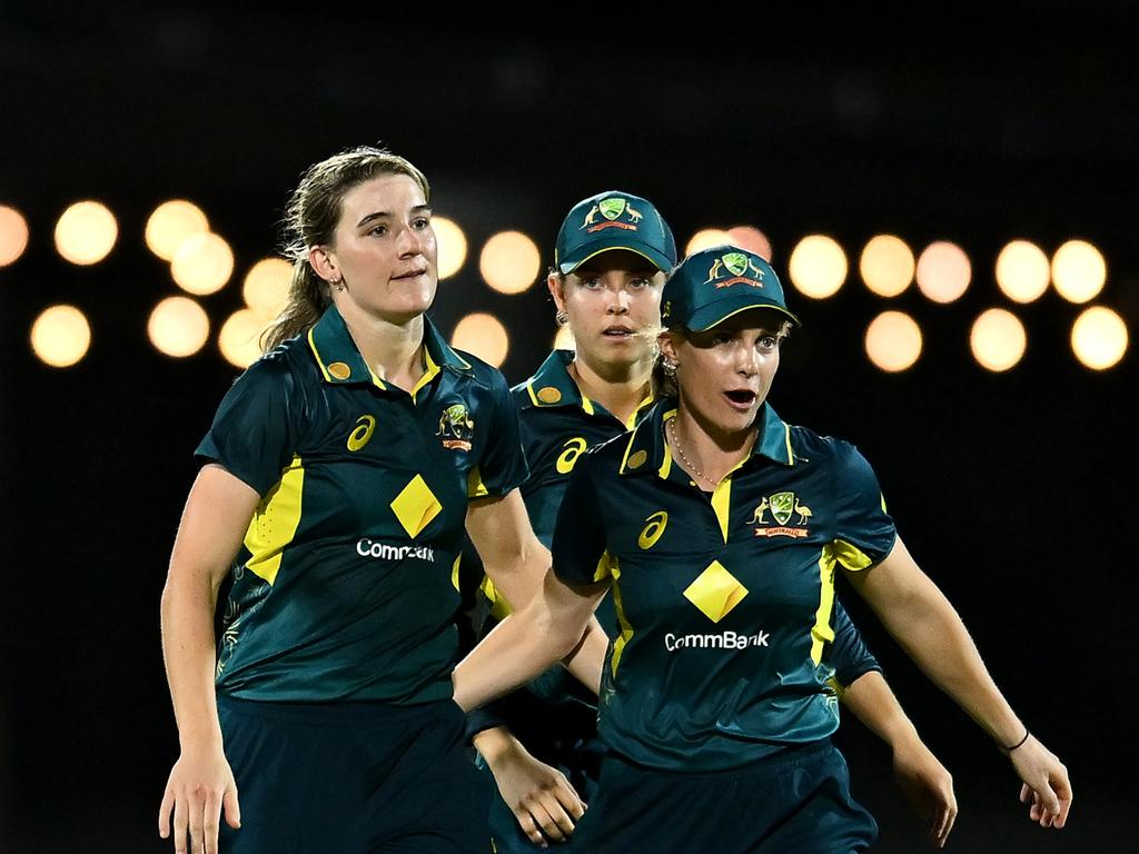 Annabel Sutherland celebrates after dismissing Suzie Bates. Picture: Getty Images