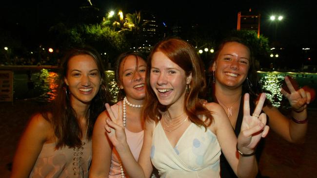 31 Dec 2003 New Year's Eve celebrations at South Bank, Brisbane L/R Kelly-Maree Caris 17, Stephanie Newshan 17, Sarah Meredith 17, and Nicola Carter 17. picdavid/kelly - revellers