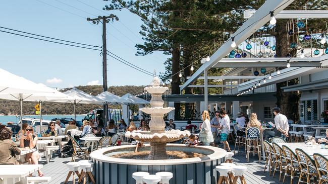 The outdoor dining area at the Patonga Boathouse Hotel.