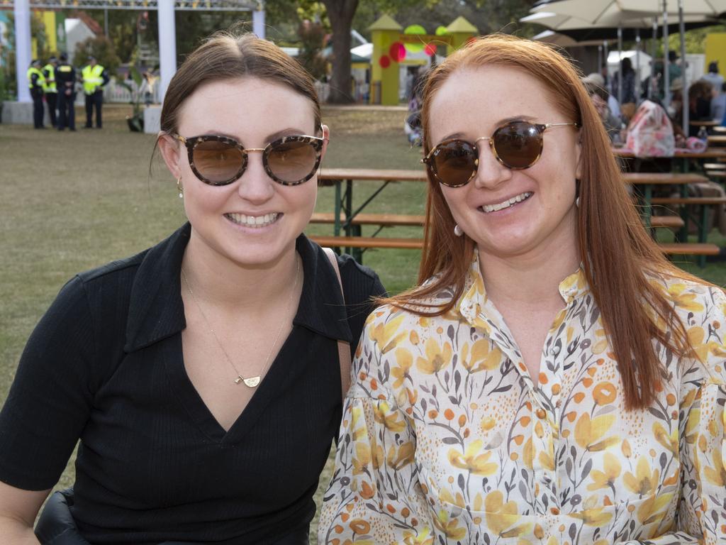 (from left) Mandy Phillips and Emma Lahey. Festival of Food and Wine, Queens Park, Toowoomba Carnival of Flowers. Sunday, September 11, 2022. Picture: Nev Madsen.