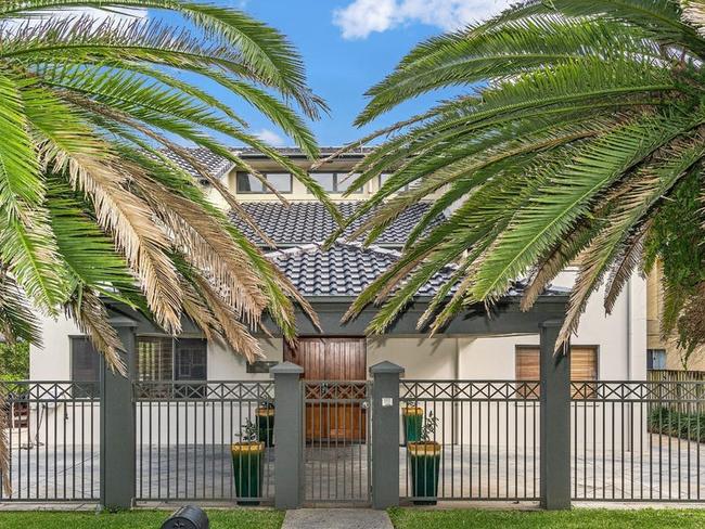 This eight-bedroom property, right on the creek at Hastings Point, is going up for auction.