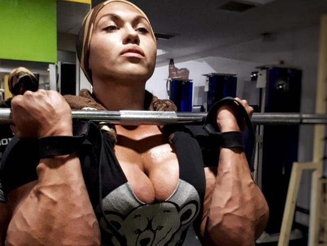 Recording-Breaking Female Bodybuilder Weighing Around 90kg Has People  Impressed With Magnificent Muscles 