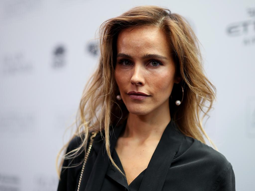 Isabel Lucas attends the Australian Fashion Laureate 2019.