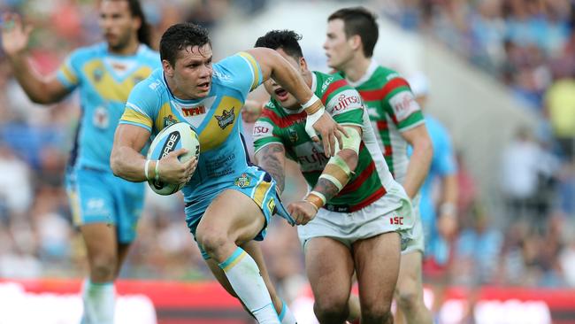 The Titans bungled the re-signing of star centre James Roberts.