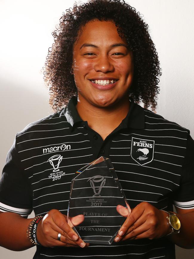 Fotu-Moala with her award. Photo: Liam Kidston