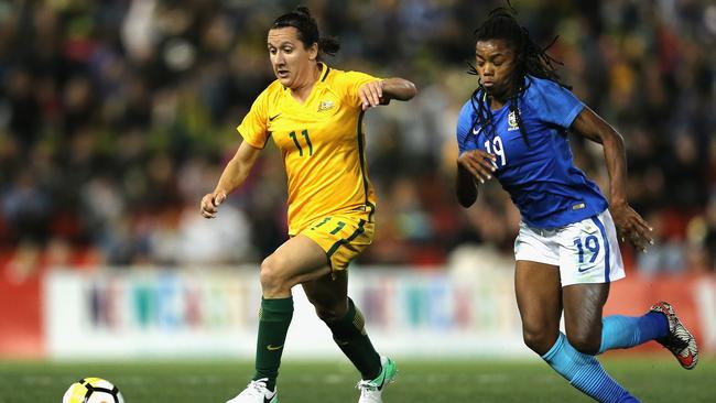 Sydney FC have signed Matildas star Lisa De Vanna.