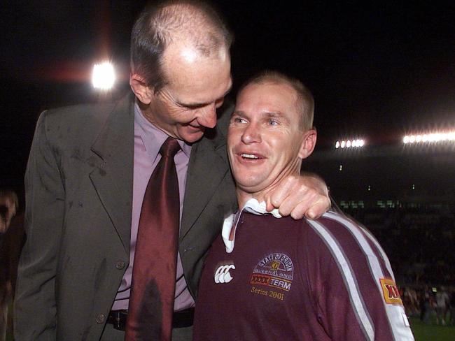 Wayne Bennett with Allan Langer after the 2001 miracle.