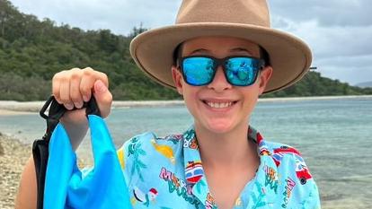 Boy’s brush with deadly jelly light bulb for stinger safety business