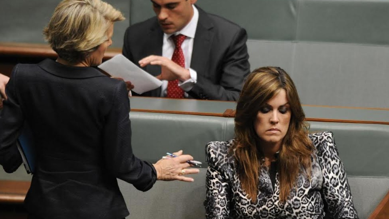 Ms Credlin claims Julie Bishop never reached out to her.