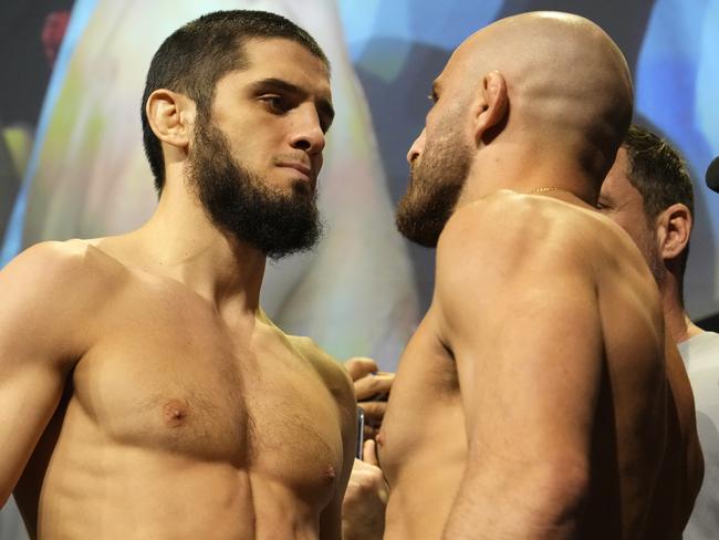 Makhachev (L) and Volkanovski (R) face-off in February. Picture: Mike Roach/Zuffa LLC/Getty Images