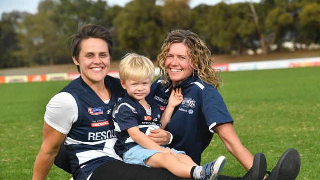 Ebony O’Dea will link up with former South Adelaide coach Krissie Steen (R) and star player Courtney Gum (L) as both are at the Ginats. Gum and Steen are pictured earlier this year with their son Buz. Picture: AAP/ Keryn Stevens