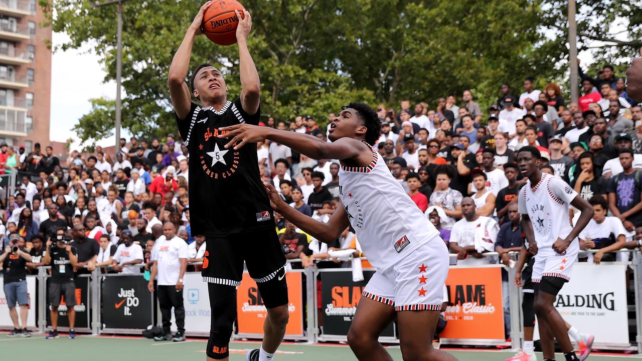 RJ Hampton has signed with the New Zealand Breakers.