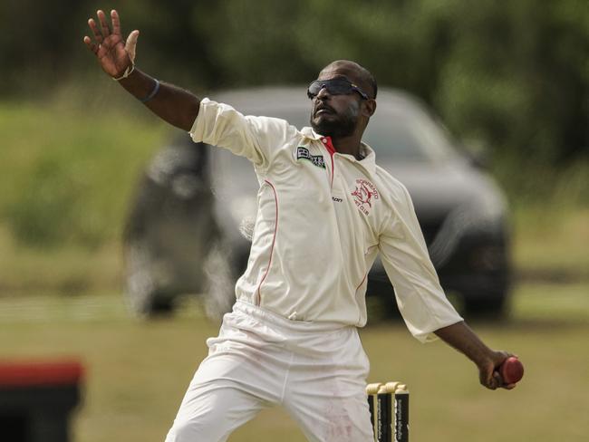 Ravi Palleguruge bowling for Sorrento. Picture Valeriu Campan