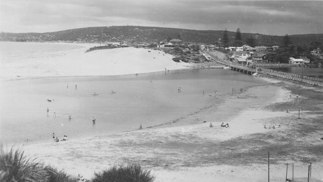 The Ocean St bridge in 1948. Picture Northern Beaches Library