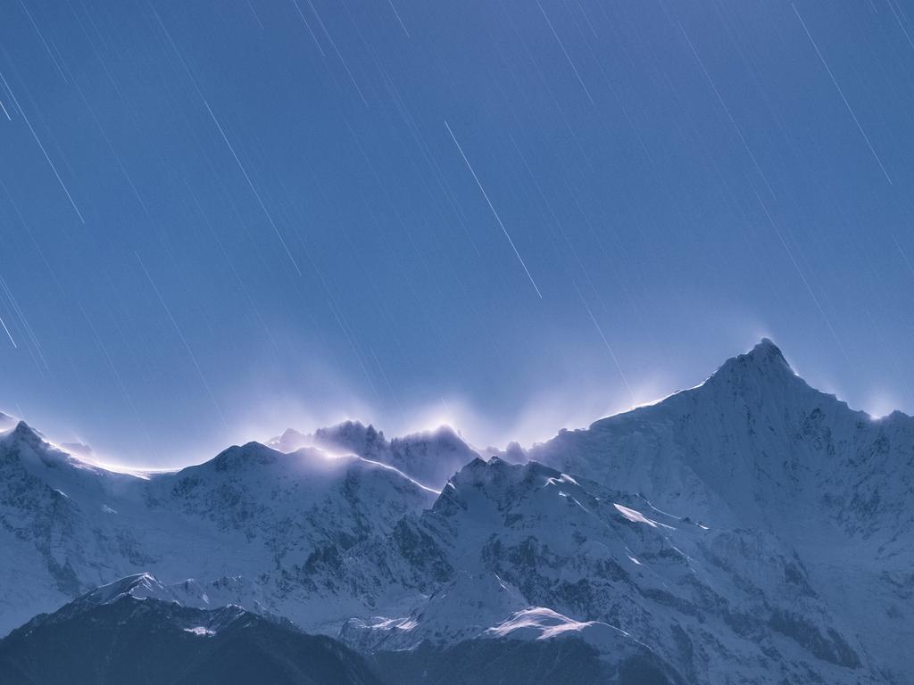 Insight Astronomy Photographer of the Year 2017- Skyscapes: Zhong Wu (China) with Star Track in Kawakarpo (Runner Up)